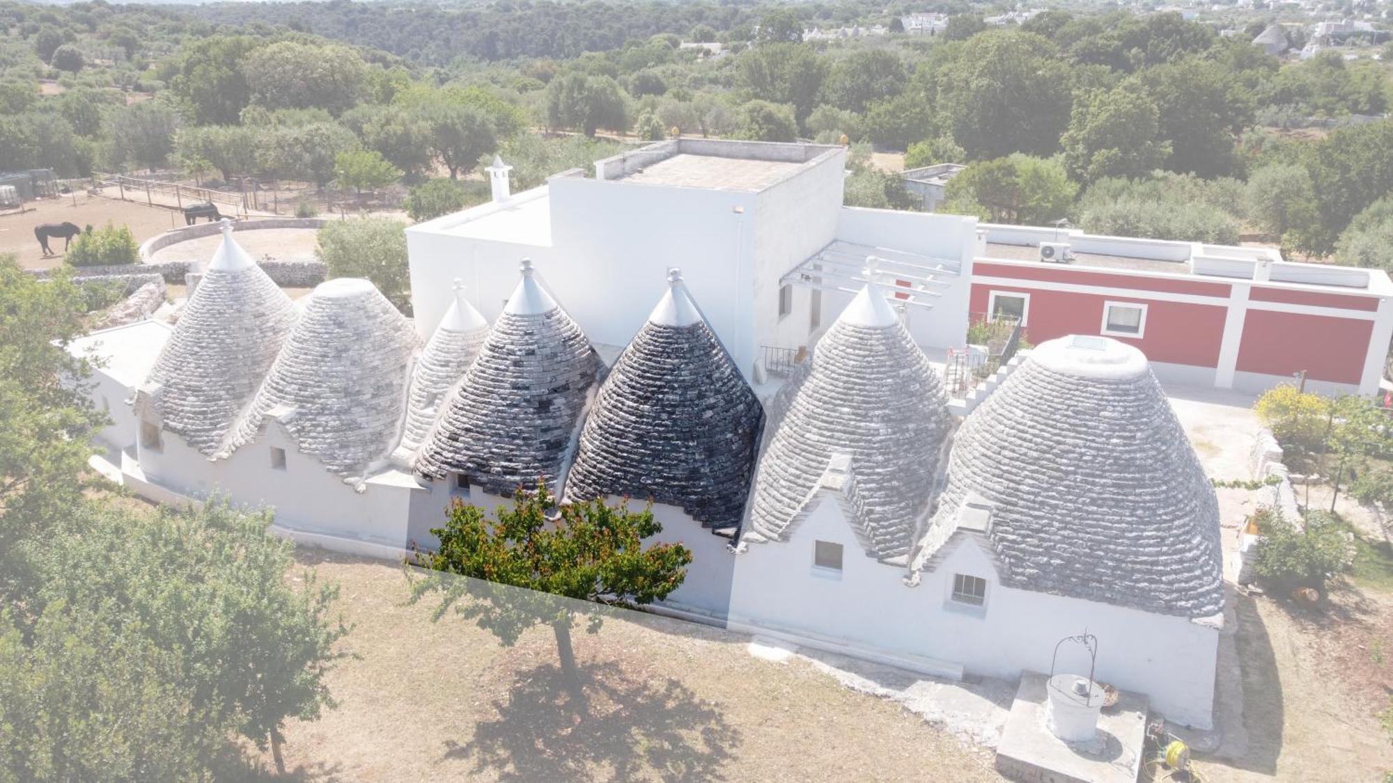Masseria Trulli sull'Aia Cisternino Esterno foto